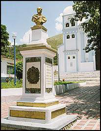 Statue of Simon Bolivar in La Constanzia