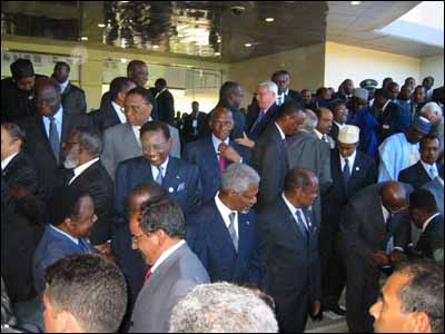 The dignitaries prepare for the group picture. At the forefront and in the middle Secretary General of the United Nations Kofi Annan.