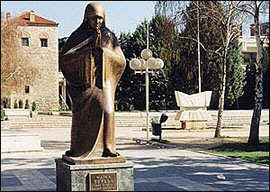 Statue of Mother Theresa in Skopje
