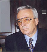 Mugur Isarescu 